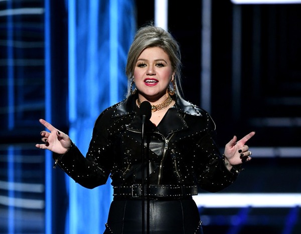 Lady in Leather from Kelly Clarkson's Wardrobe Changes at the 2018